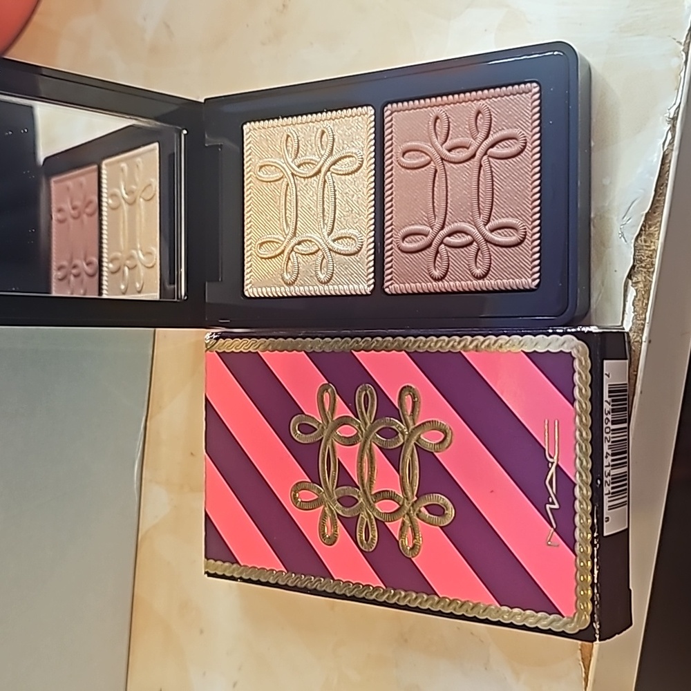 MAC Cosmetics Holiday Nutcracker Sweet Copper Blush Face Duo Whisper Of Guilt